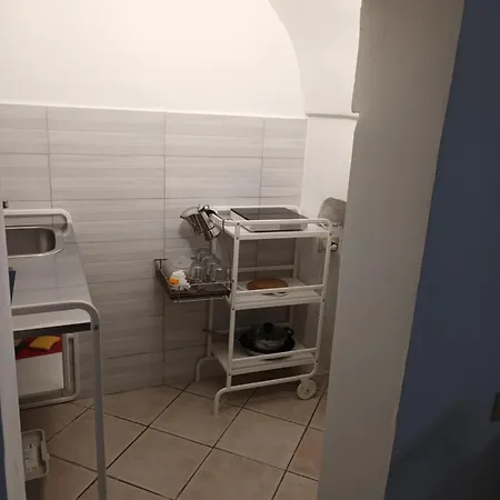 Vico Trieste فندق مبيت وإفطار أوستوني